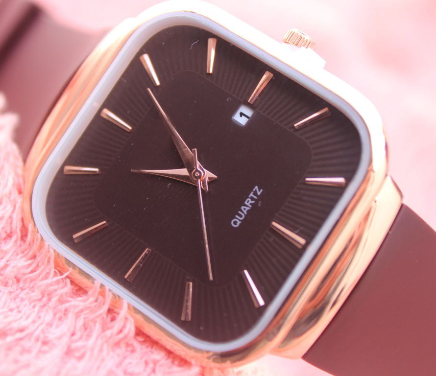 Man Fancy Radd Watch With date Dial 